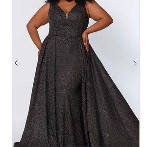 Sydney’s Closet - Style 7313 - Size 24 - Onyx